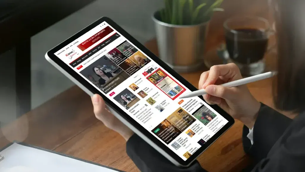 Redizajnirani portal Asoglas Izdavaštvo prikazan na tabletu
